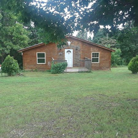 Cedar Cabin Located On A Buffalo Farm Marshall Exterior photo